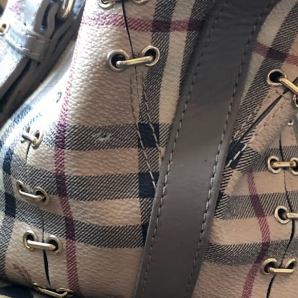 BURBERRY Lowry Tote Bag Red Knights Haymarket Check w Sage Trim Italy MSRP $1696 - Picture 7 of 8